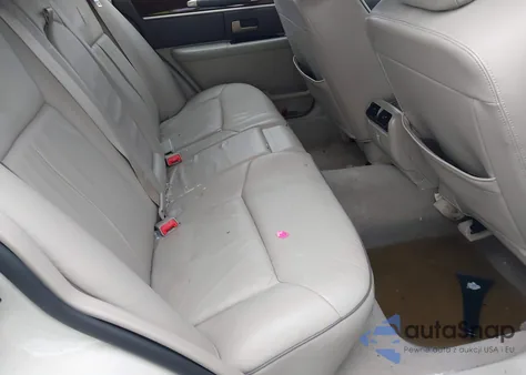 2006 Lincoln Town Car Designer Series z USA, uszkodzony, nr VIN 1LNHM83V66Y614960